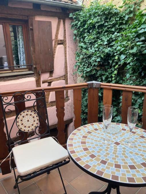 La Sorciere In A Typical Alsatian House Apartment Rouffach Exterior photo